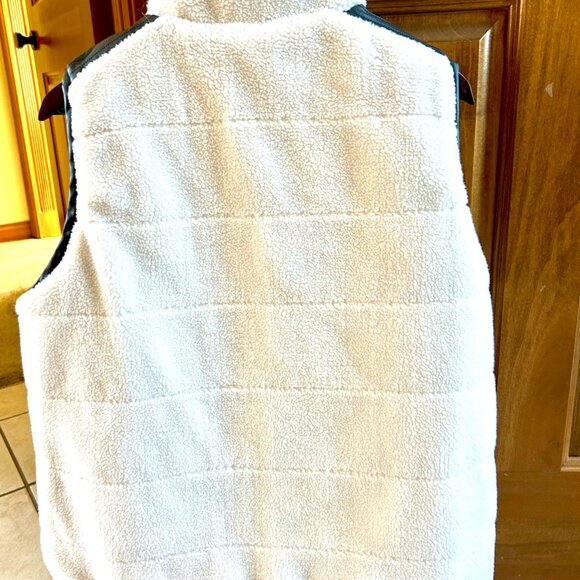 NWT Rebecca Minkoff leather sherpa vest Size L Retails $268 - Picture 4 of 6